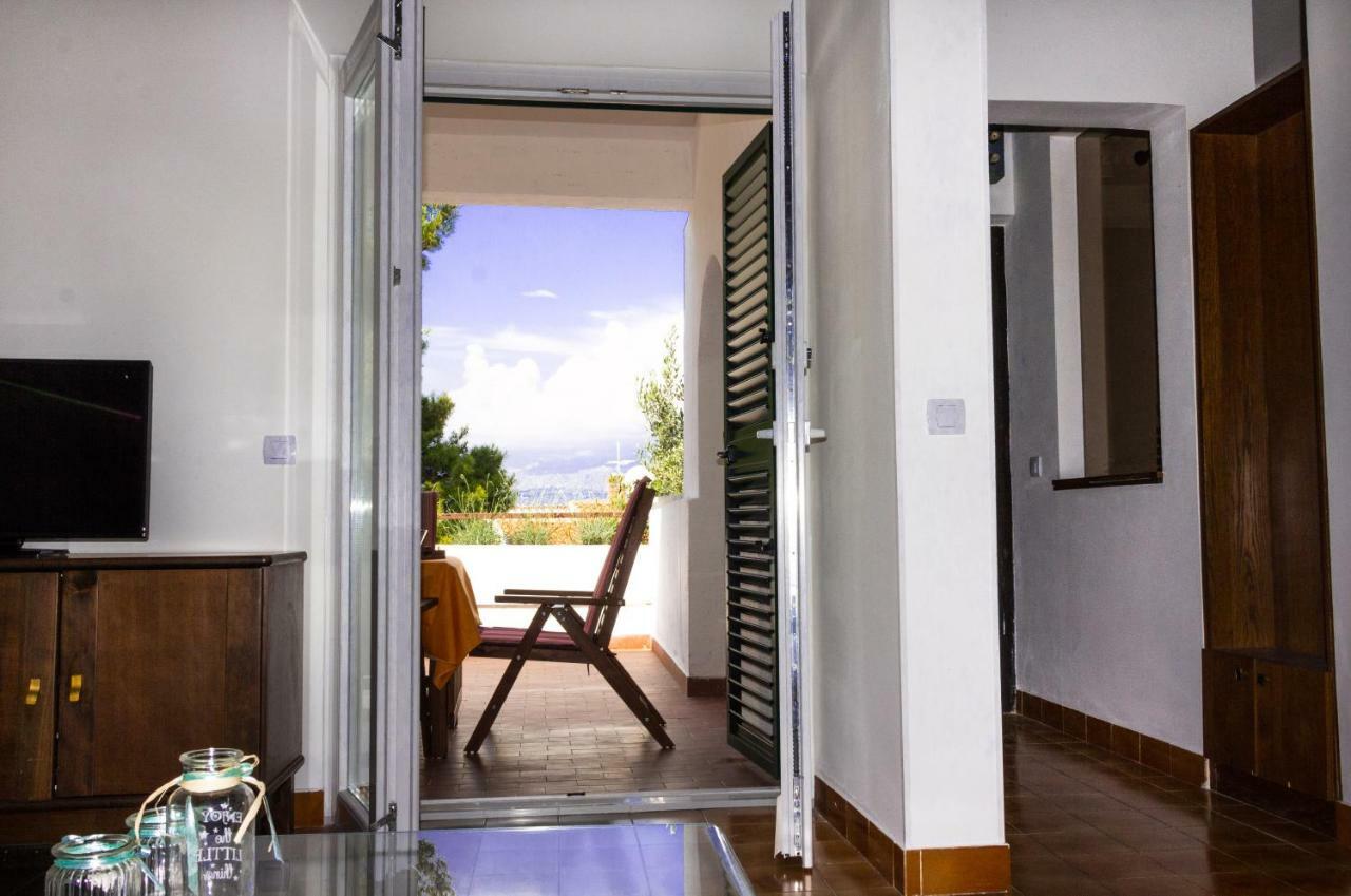 Holiday Home Laurea Supetar Dış mekan fotoğraf